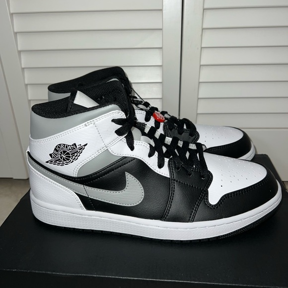 Air Jordan 1 Mid White Shadow - Picture 1 of 7